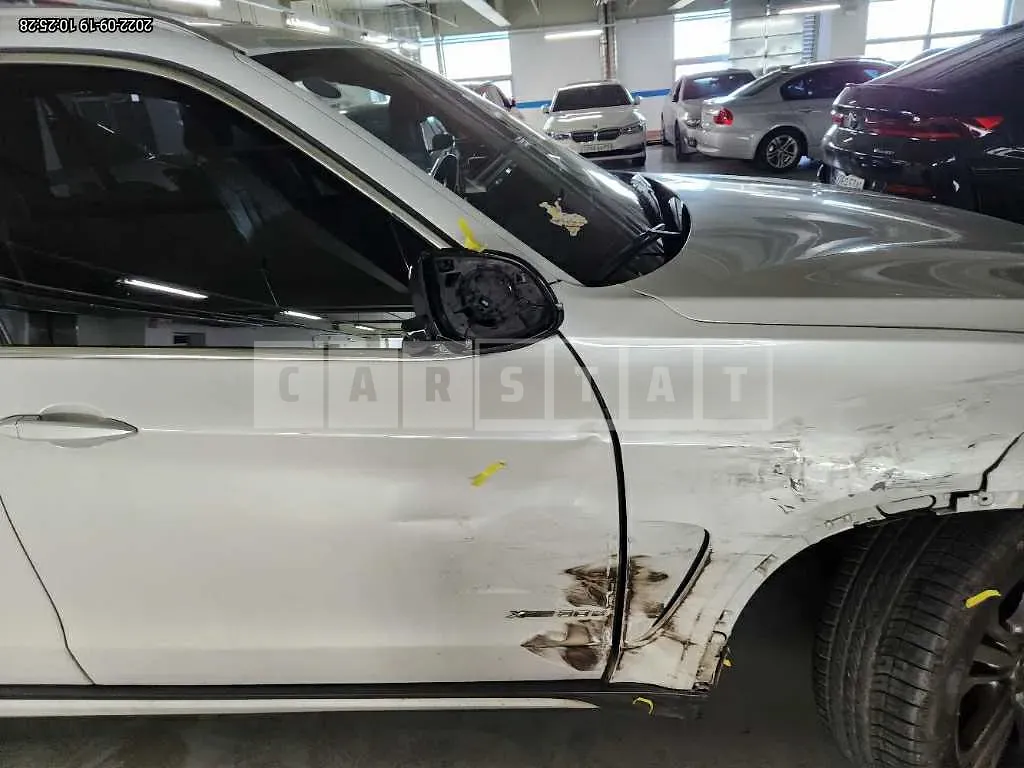 Photo 2 of 14: 2015 BMW X5 xDrive 30d, VIN WBAKS4100F0H72371 — Korean insurance auction