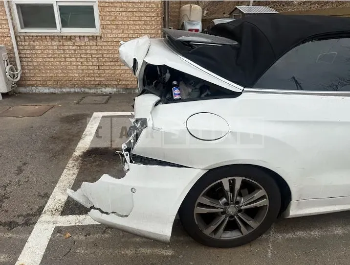 Photo 2 of 6: 2015 Mercedes-Benz E200 Cabriolet — Korean insurance auction