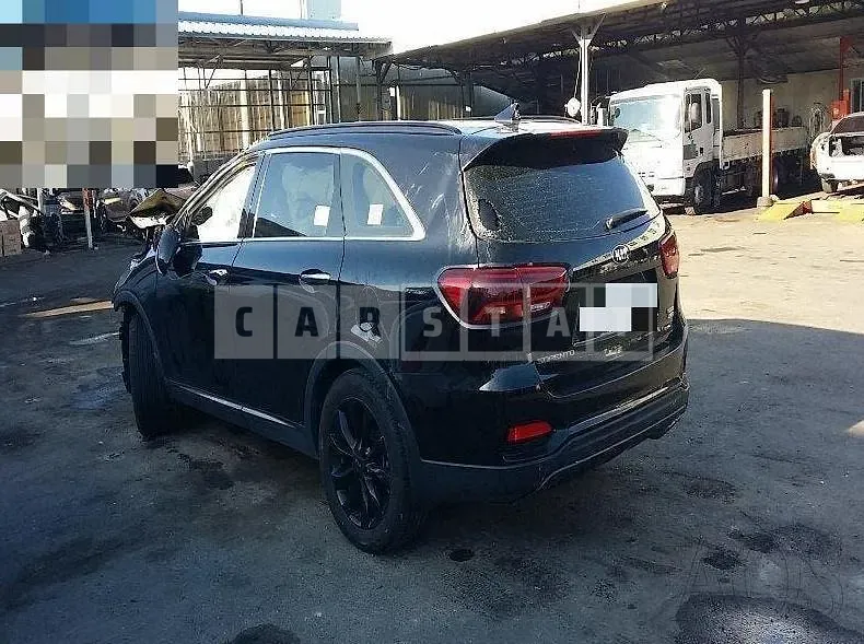 Photo 2 of 10: 2017 Kia Sorento 2.2 (4WD), VIN KNAPH81BDJA400654 — Korean insurance auction