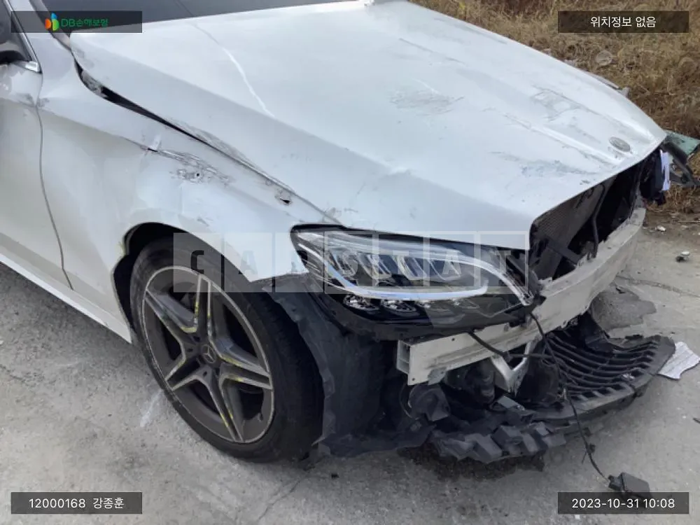Photo 2 of 18: 2019 Mercedes-Benz C220 d 4Matic, VIN WDDWF1FB9KR501688 — Korean insurance auction