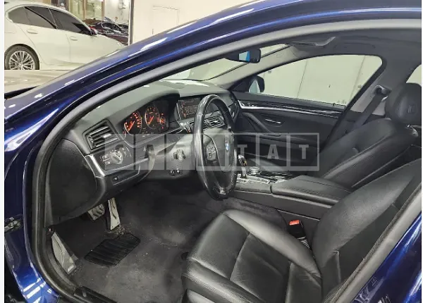 Photo 2 of 8: 2016 BMW 520d xDrive, VIN WBA5E7108GG158292 — Korean insurance auction