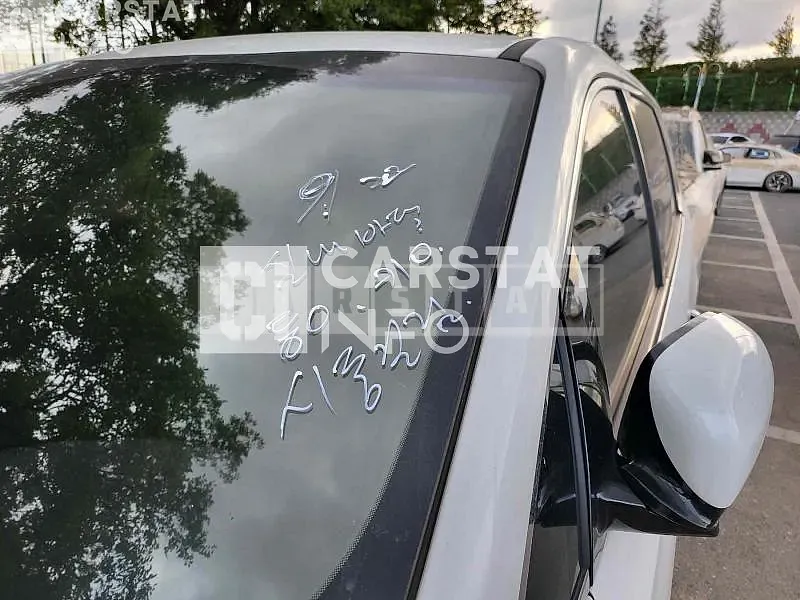 Photo 2 of 6: 2020 Kia Carnival, VIN KNAMC81ABLS657771 — Korean insurance auction