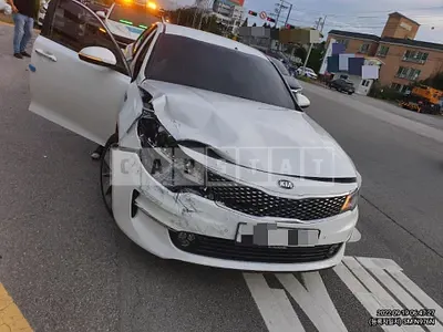 Photo 1 of 7: 2017 Kia K5 2.0 — Korean insurance auction