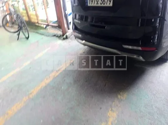Photo 2 of 16: 2023 Kia Carnival, VIN KNANE81BBPS236572 — Korean insurance auction