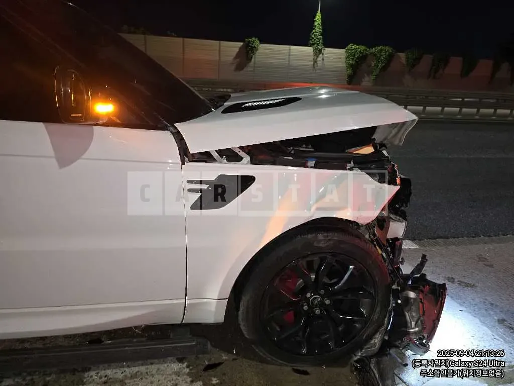 Photo 2 of 8: 2016 Land Rover Range Rover Sport 3.0d — Korean insurance auction