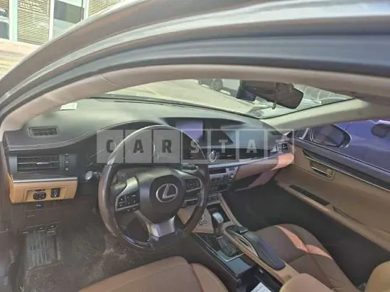 Photo 2 of 10: 2016 Lexus ES300h — Korean insurance auction