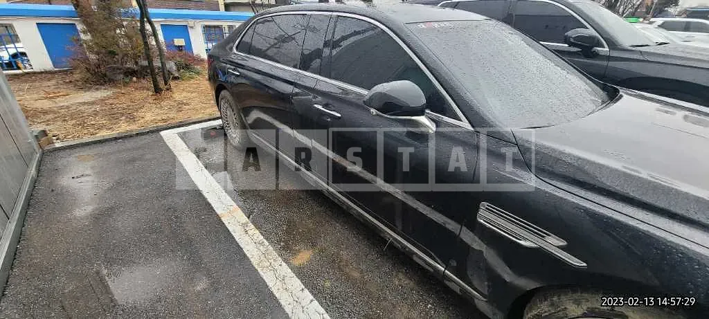 Photo 2 of 22: 2019 Genesis Chimgenesis G90 5.0 — Korean insurance auction