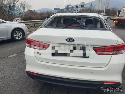 Photo 1 of 8: 2016 Kia K5 2.0(LPI), VIN KNAGS416BGA060450 — Korean insurance auction