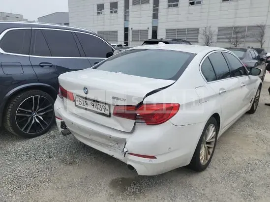Photo 2 of 23: 2018 BMW 530i — Korean insurance auction