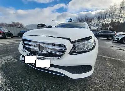 Photo 1 of 21: 2018 Mercedes-Benz E220d 4Matic, VIN WDDZF0FB7JA471806 — Korean insurance auction