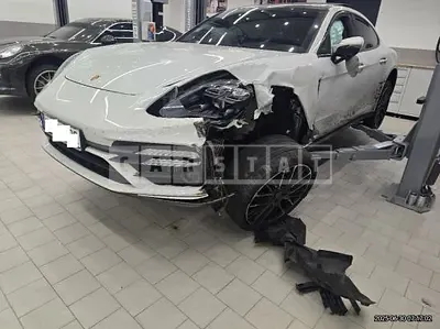 2023 Porsche Panamera 4