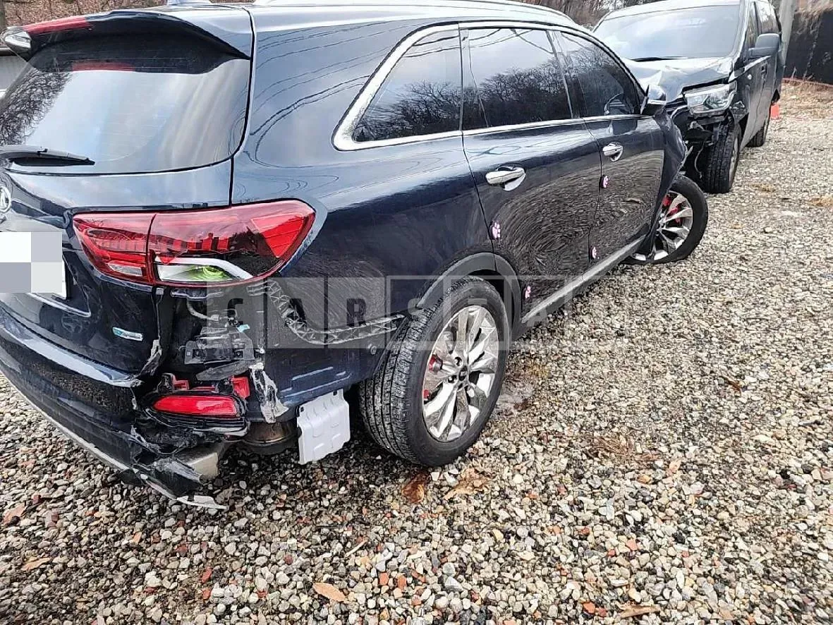 Photo 2 of 18: 2019 Kia Sorento, VIN KNAPS81BBLA588739 — Korean insurance auction
