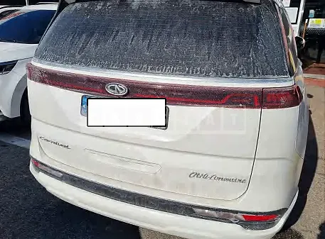 Photo 2 of 11: 2021 Kia Carnival, VIN KNANE81BBMS100572 — Korean insurance auction