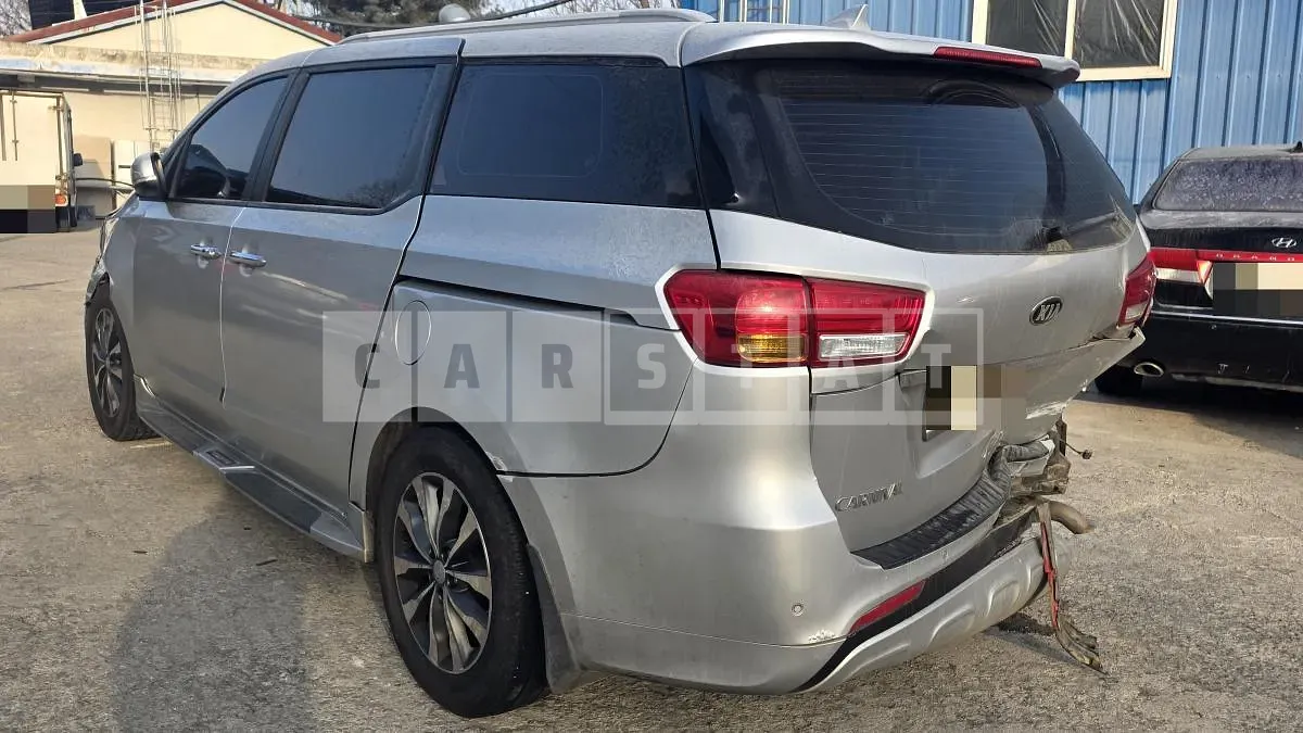 Photo 2 of 5: 2015 Kia Carnivals — Korean insurance auction