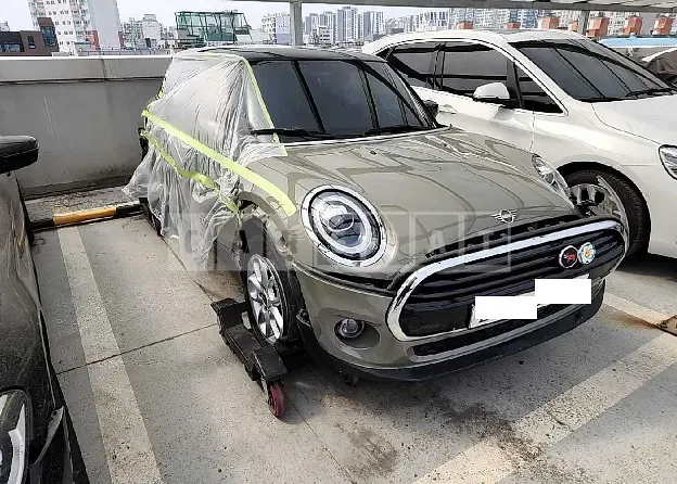 Photo 2 of 15: 2020 MINI Cooper, VIN WMWXR7109L2N27276 — Korean insurance auction