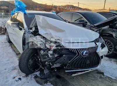 Photo 1 of 49: 2021 Lexus ES300h, VIN JTHBA1C14M2005937 — Korean insurance auction