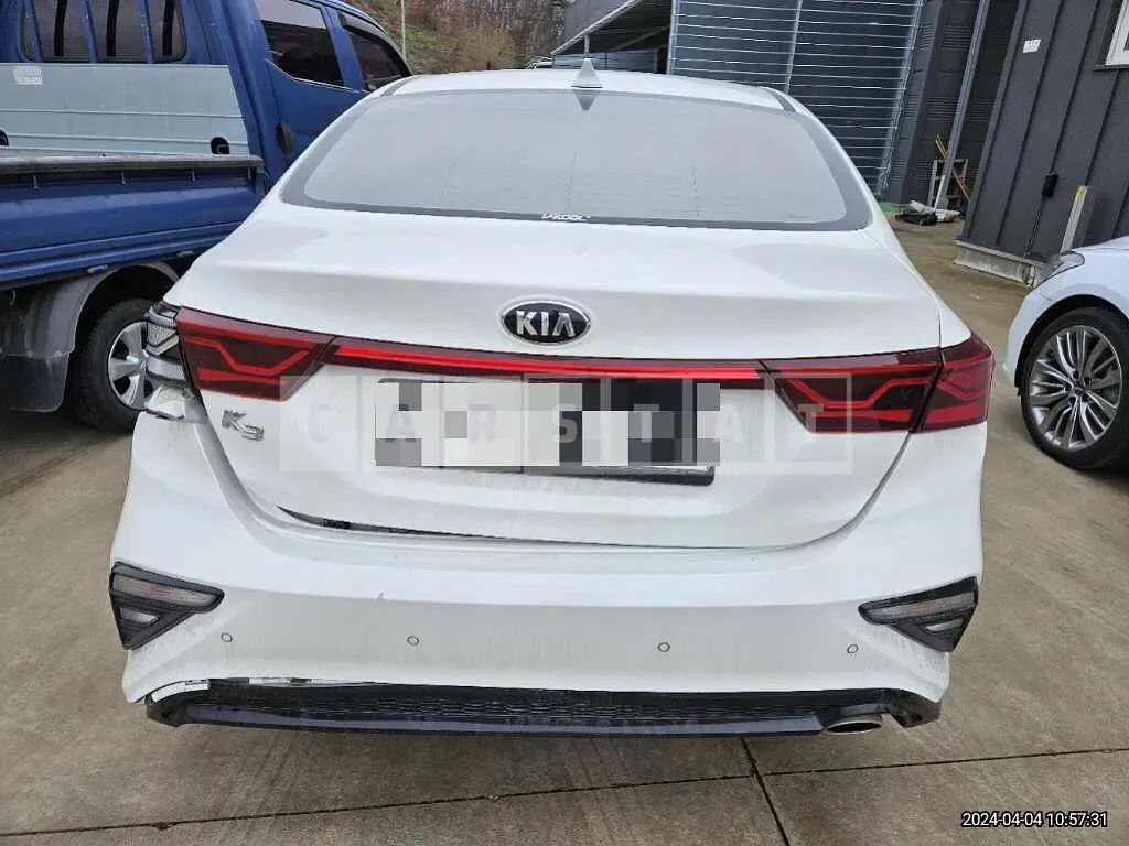 Photo 2 of 17: 2019 Kia K3 1.6 — Korean insurance auction