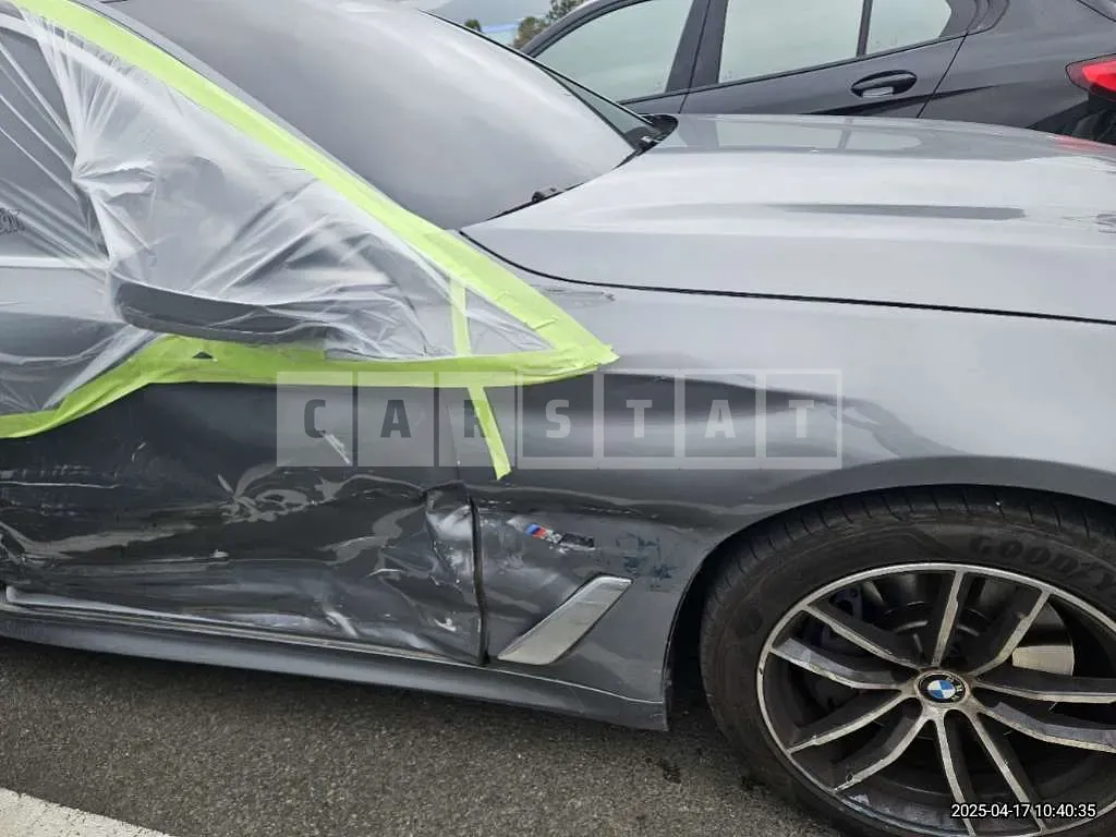 Photo 2 of 16: 2023 BMW 520i — Korean insurance auction