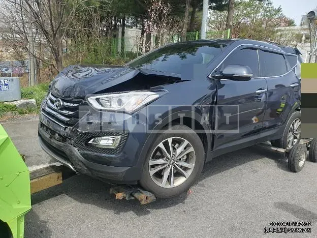 Photo 2 of 13: 2015 Hyundai Santa Fe 2.0, VIN KMHSU81UBFU431711 — Korean insurance auction