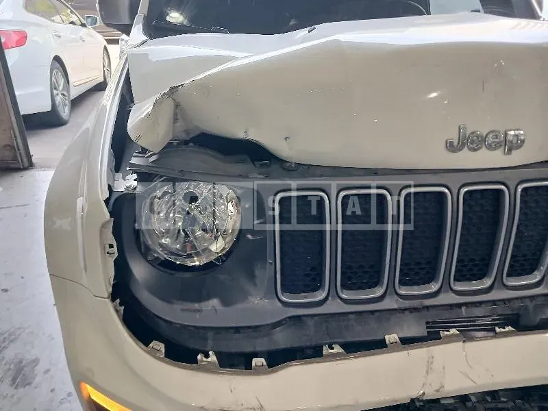 Photo 2 of 31: 2022 Jeep Zip Renegade 1.3 FWD — Korean insurance auction