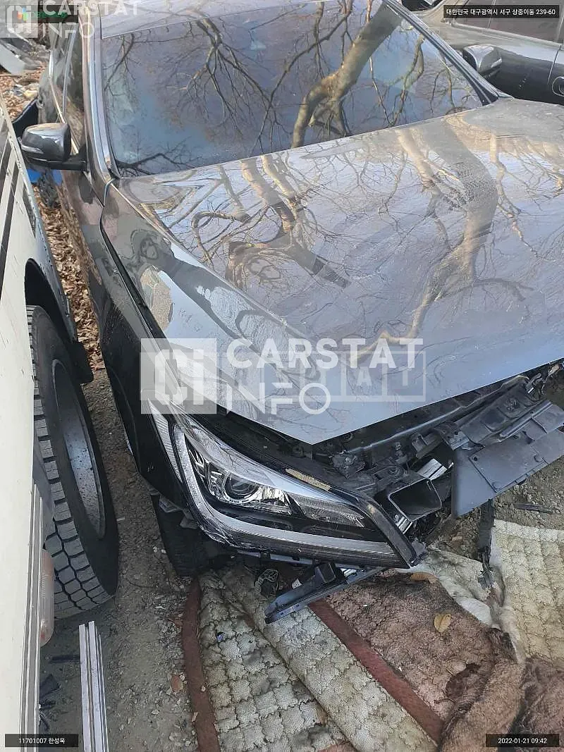 Photo 2 of 11: 2018 Genesis G80, VIN KMHGM41DBJU297261 — Korean insurance auction