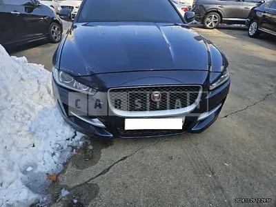 Photo 1 of 12: 2016 Jaguar XE 2.0d — Korean insurance auction