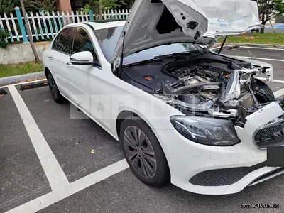 Photo 1 of 16: 2020 Mercedes-Benz E220 d — Korean insurance auction