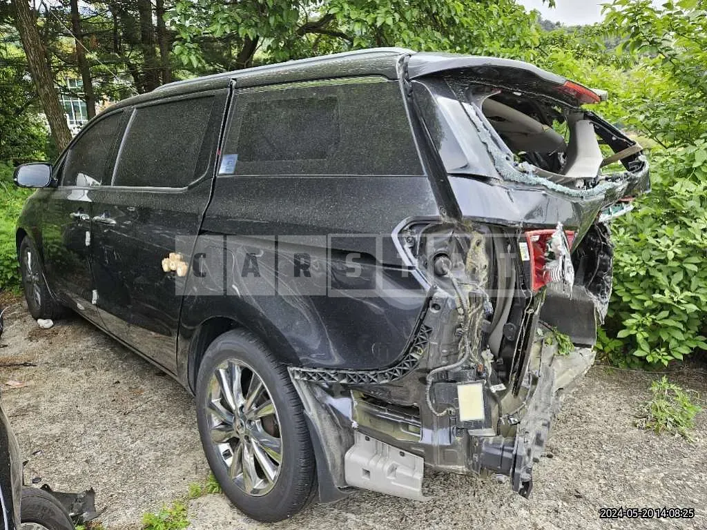 Photo 2 of 17: 2019 Kia Carnival — Korean insurance auction
