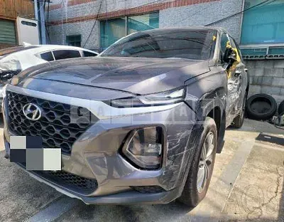 Photo 1 of 32: 2019 Hyundai Santa Fe 2.0 — Korean insurance auction