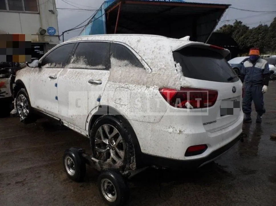 Photo 2 of 43: 2019 Kia Sorento, VIN KNAPH81ABLA628524 — Korean insurance auction