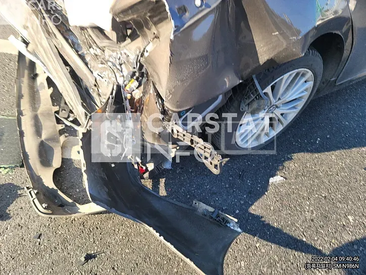 Photo 2 of 19: 2018 Toyota Camry Hybrid, VIN JTNB21HK6J3004001 — Korean insurance auction