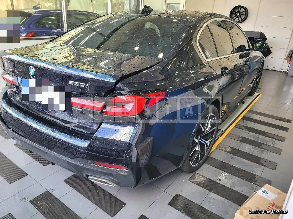 Photo 2 of 29: 2022 BMW 530i — Korean insurance auction