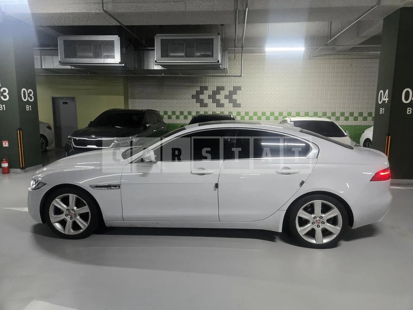 Photo 2 of 4: 2015 Jaguar XE 2.0d, VIN SAJAB4BN6GA914354 — Korean insurance auction
