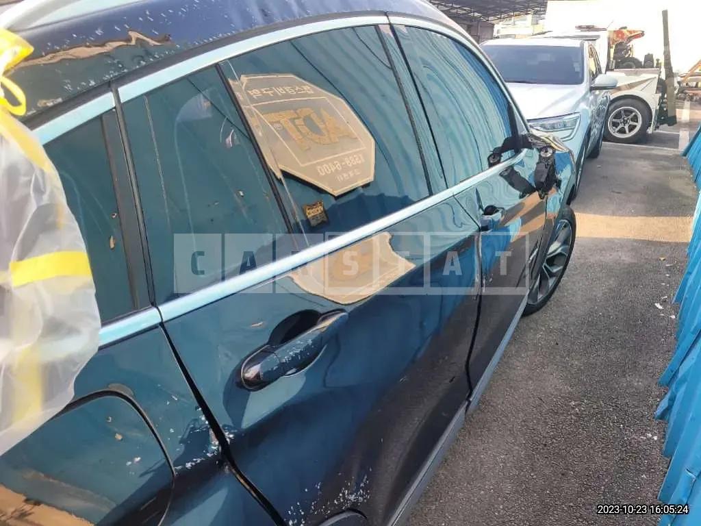 Photo 2 of 13: 2015 BMW X4 xDrive 20d, VIN WBAXX1103F0L95652 — Korean insurance auction