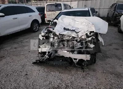 Photo 1 of 34: 2019 Mercedes-Benz C 220d, VIN WDDWF1EB7KR522900 — Korean insurance auction