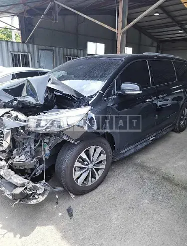 Photo 2 of 34: 2018 Kia Carnival, VIN KNAMB81ABJS359992 — Korean insurance auction