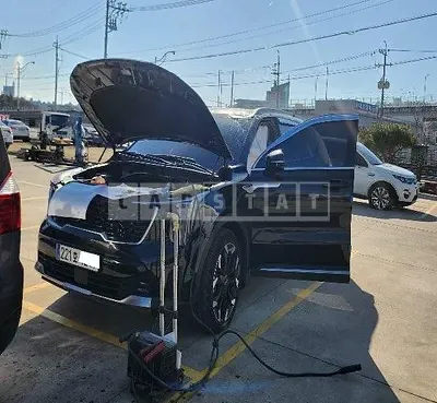 Photo 1 of 36: 2023 Kia Sorento, VIN KNARJ81FGRA260183 — Korean insurance auction