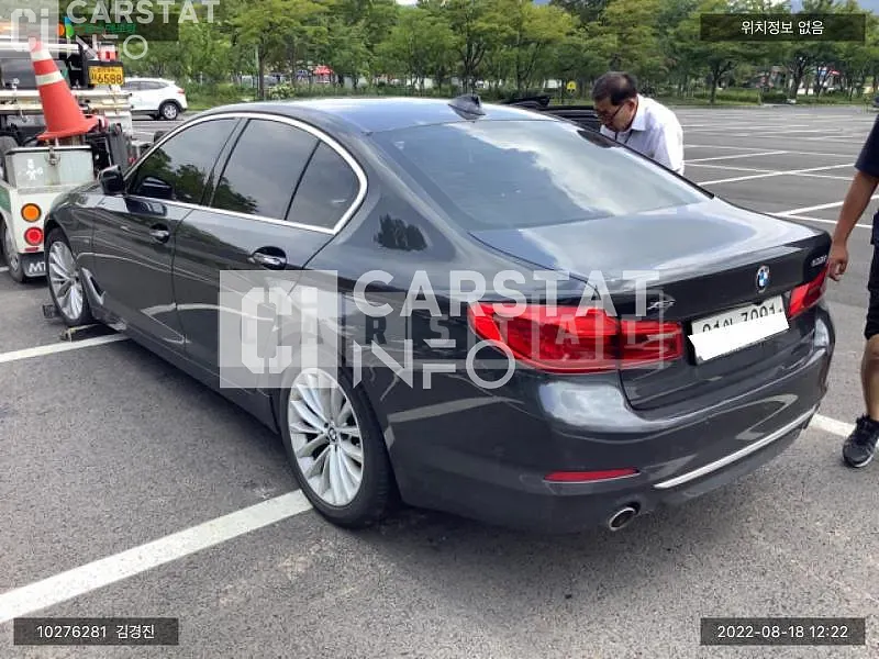 Photo 2 of 13: 2018 BMW 530i, VIN WBAJD9106JWC83305 — Korean insurance auction