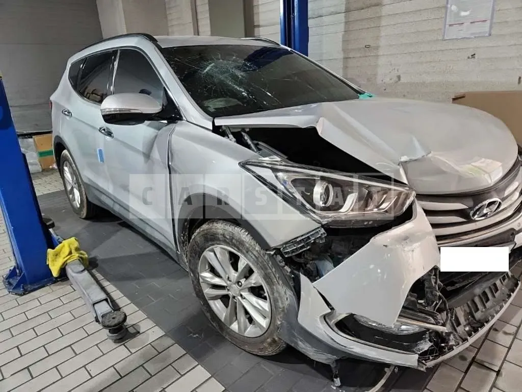 Photo 2 of 10: 2018 Hyundai Santa Fe — Korean insurance auction