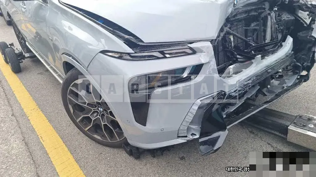 Photo 2 of 11: 2024 BMW X7 xDrive40i — Korean insurance auction
