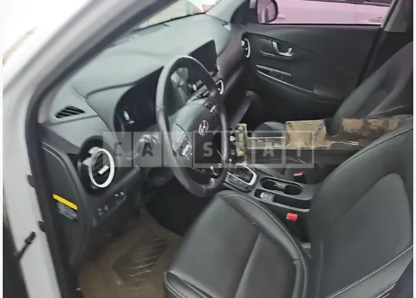 Photo 2 of 18: 2020 Hyundai Kona, VIN KMHK381EGLU038881 — Korean insurance auction