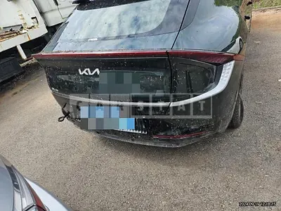 Photo 1 of 17: 2023 Kia EV6 4WD — Korean insurance auction