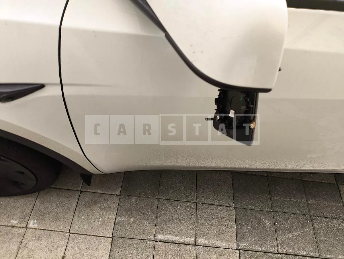 Photo 2 of 20: 2024 Tesla Model Y Long Range, VIN LRWYGCEK5RC699872 — Korean insurance auction