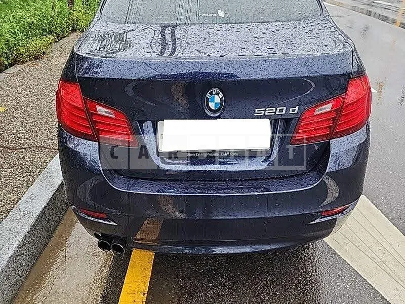 Photo 2 of 18: 2015 BMW 520d, VIN WBA5E5107FG058235 — Korean insurance auction