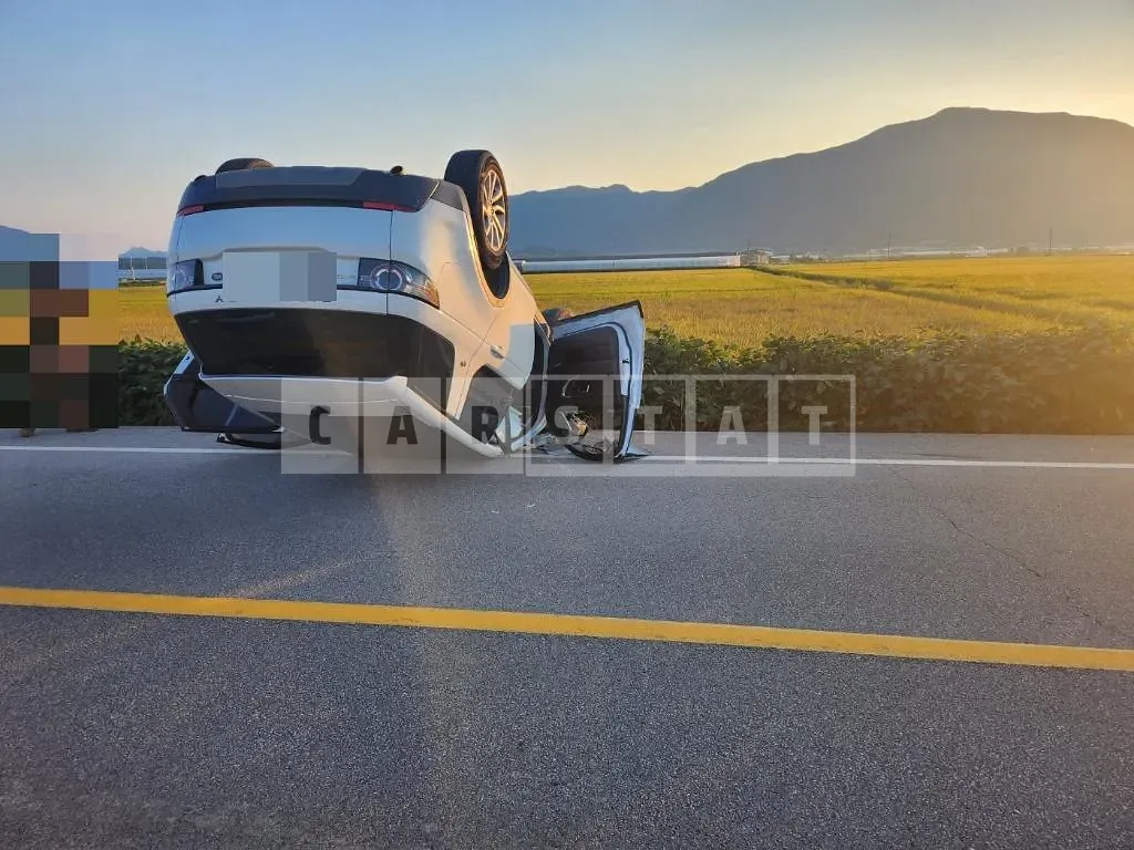 Photo 2 of 10: 2017 Land Rover Discovery Sport 2.0d, VIN SALCA2BN5JH736636 — Korean insurance auction