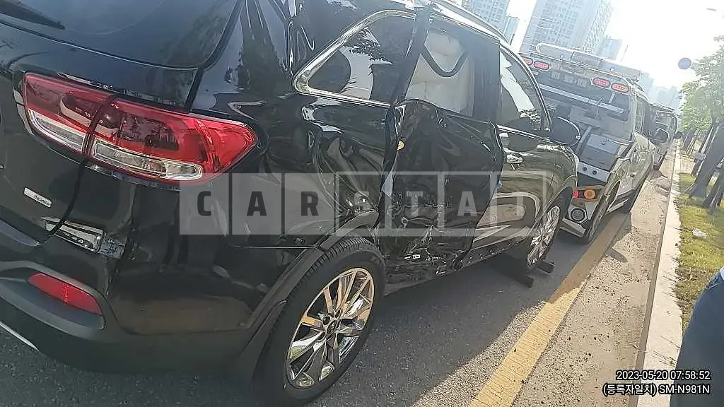 Photo 2 of 15: 2015 Kia Sorento, VIN KNAPK81ABFA034882 — Korean insurance auction