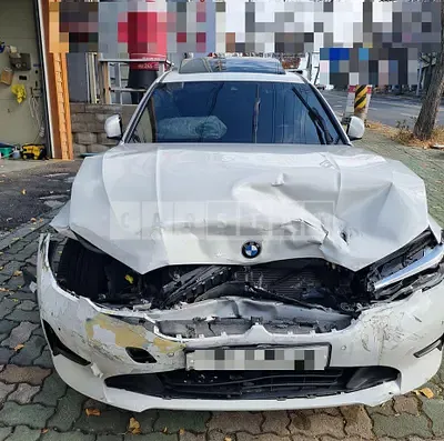 Photo 1 of 9: 2019 BMW 320d, VIN WBA5V5107KFH20219 — Korean insurance auction