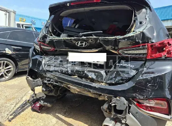 Photo 2 of 10: 2019 Hyundai Santa Fe — Korean insurance auction
