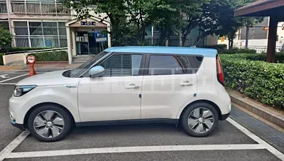 Photo 1 of 7: 2018 Kia Soul EV 5-Seater, VIN KNAJP81EFJK037732 — Korean insurance auction