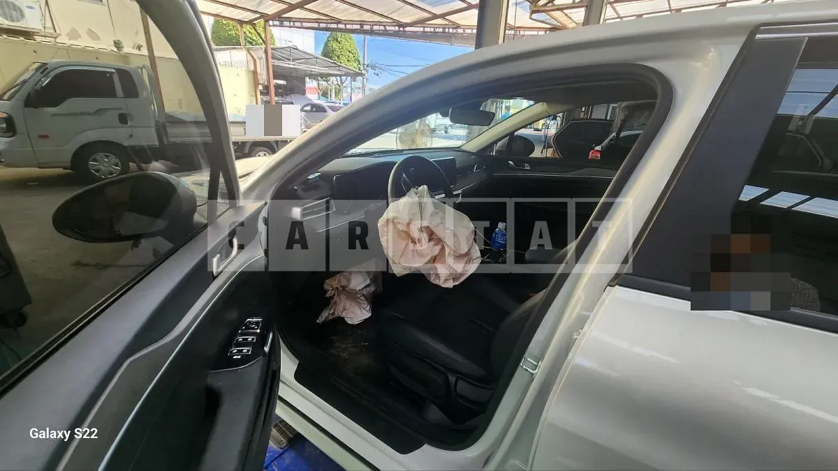 Photo 2 of 8: 2022 Kia K5 2.0 — Korean insurance auction